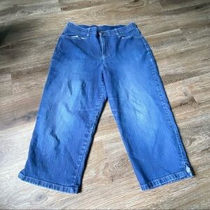 Gloria Vanderbilt Capris Size 12 Woman’s‎ Jeans